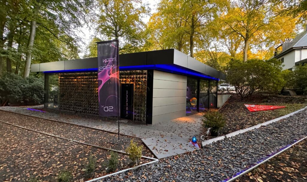 Garage Flag 1024x609