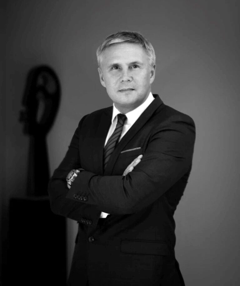 Martin Schiemann 768x917